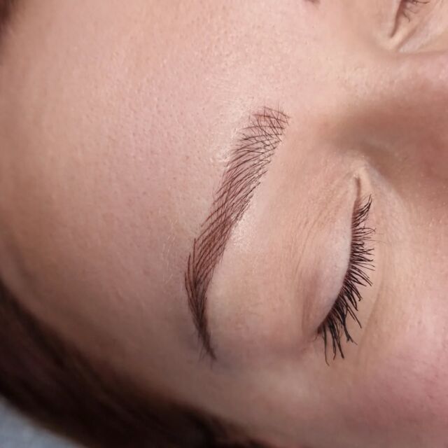 💕NANOBROWS kulmien KESTOPIGMENTOINTI💕
Mun superkaunis malli, superkauneilla kulmien kestopigmentoinnilla. 🥰Vielä helmikuun loppuun asti on hieno mahis tulla Nanobrows kulmien kestopigmentointiin PORTFOLIOMALLI hinnalla!
Käyttä mahdollisuutta mikäli oon unelmoinut karvatekniikkalla tehdyista kulmien kestopigmentoinnista.Palvelu löytyy timmasta Kestopigmentointi kategoriasta- Nanobrows porfoliomalli palveluna.Welcome to Hakokuja 1, Vantaa#nanobrows #kestopigmentoinnit #kulmienkestopigmentointi #kulmienkestopigmentointivantaa #microbladingkulmat #microbladingvantaa #vantaa #helsinki #espoo #microblading